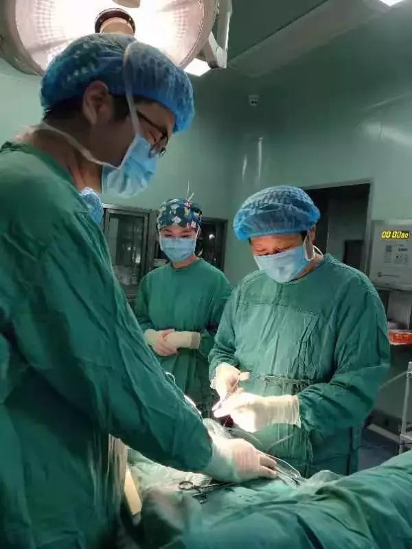 花季少女一个月暴瘦10斤竟是胆囊结石在作怪