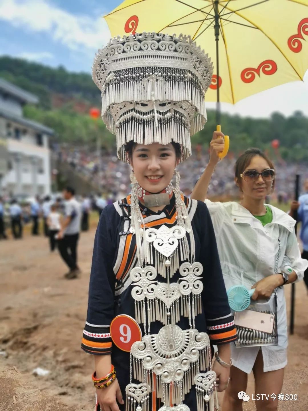 今年,普格县的选美共有23位美丽大方的彝家姑娘参加,参赛的选手除了要