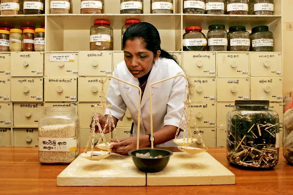 阿育吠陀医学古老智慧中的治愈之术