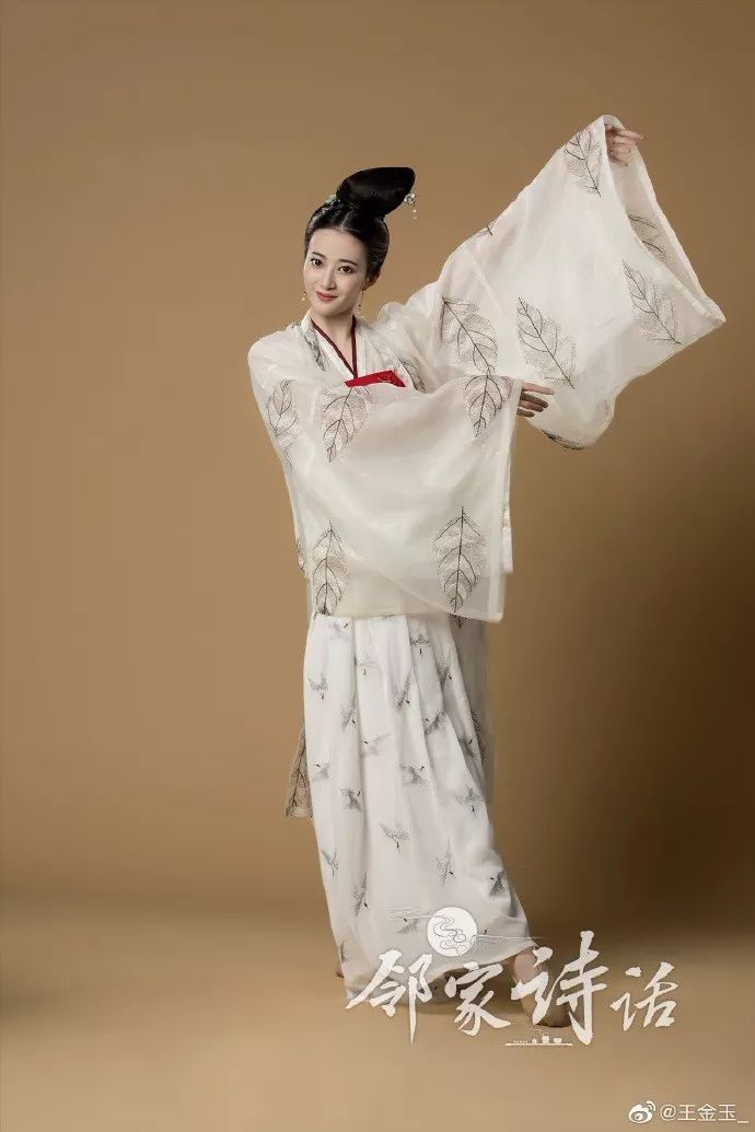 美图一波~~本期的舞蹈是由王金玉老师完成的,好妹妹演绎歌曲演唱.