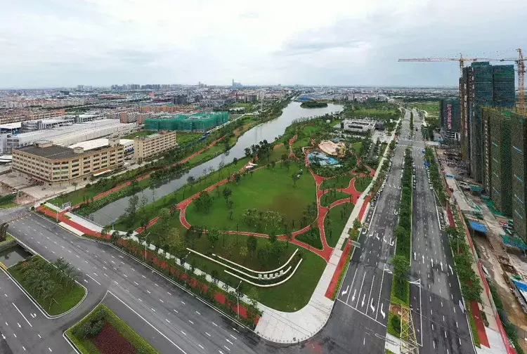 劳茂昌带队上线江门电台民生热线谈我区发展重大项目建设民生实事等