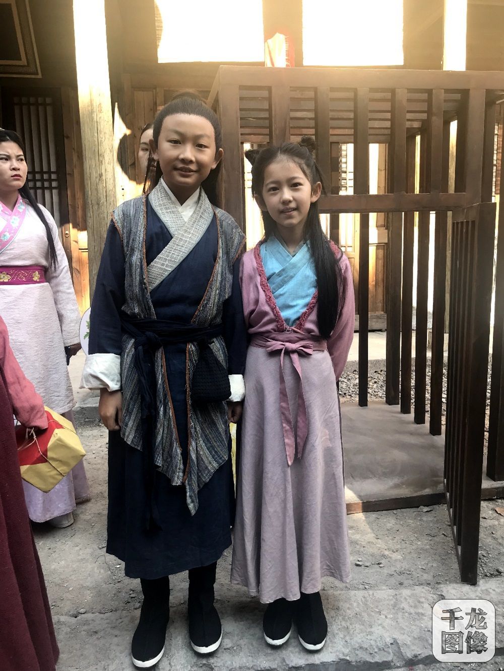 少年江湖物语热播罗天泽演绎教主侍卫小魏旗