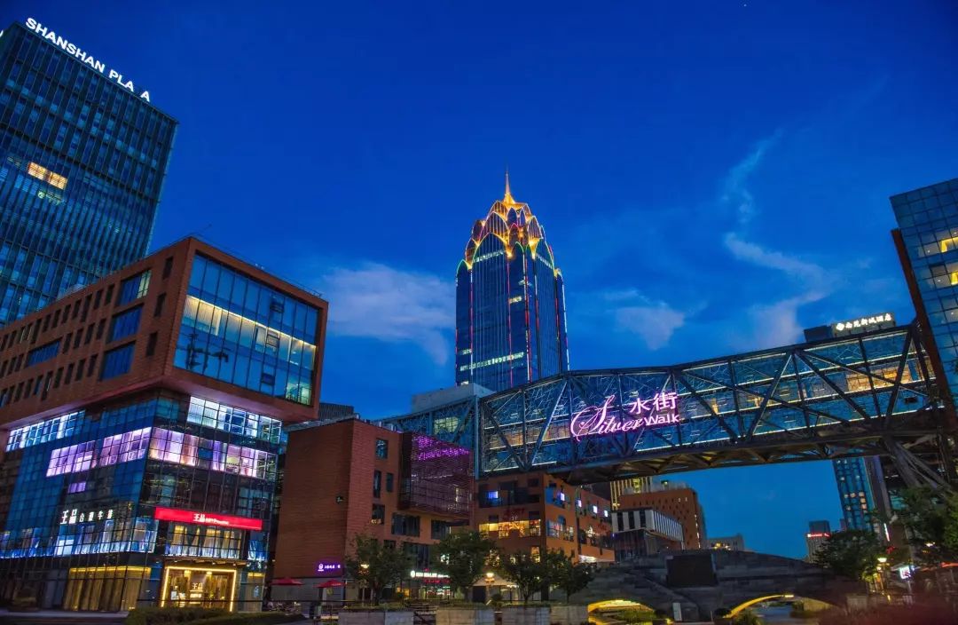 乘坐地铁,说走就走~_宁波