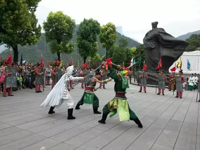 重庆的这个区县,从古至今都很出名,10元纸币背面的山水就是它_白帝城