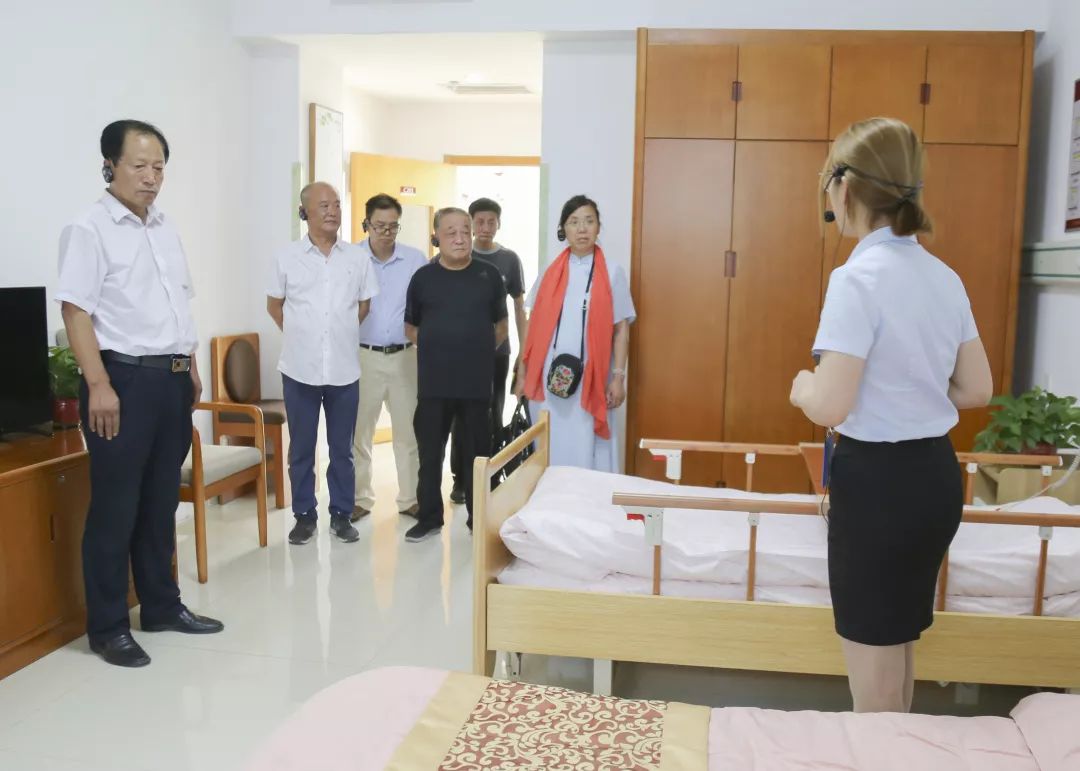 济南亚康力诺生物工程有限公司董事长王亚农一行领导莅临金柱控股参观