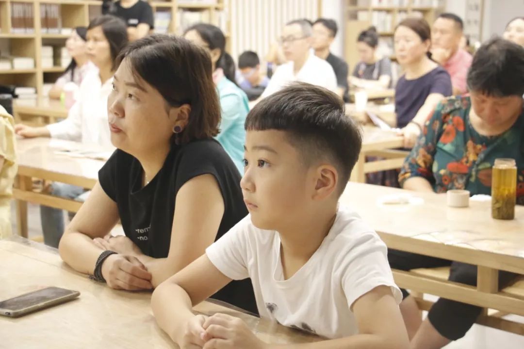 水神——青溪小姑青溪小姑,传说为青溪水神,是东汉末秣陵尉蒋子文三妹