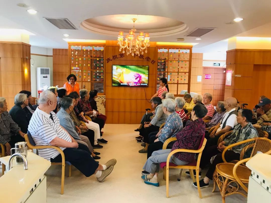 有了旗舰店和便利店这个社区的养老服务像网购一样方便