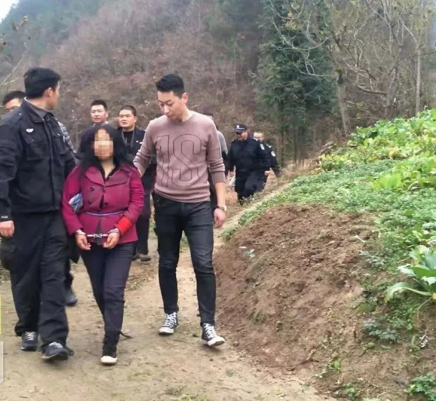 城固杀夫焚尸案被提起公诉,作案女子曾在大山中躲藏80小时!_吴显艳