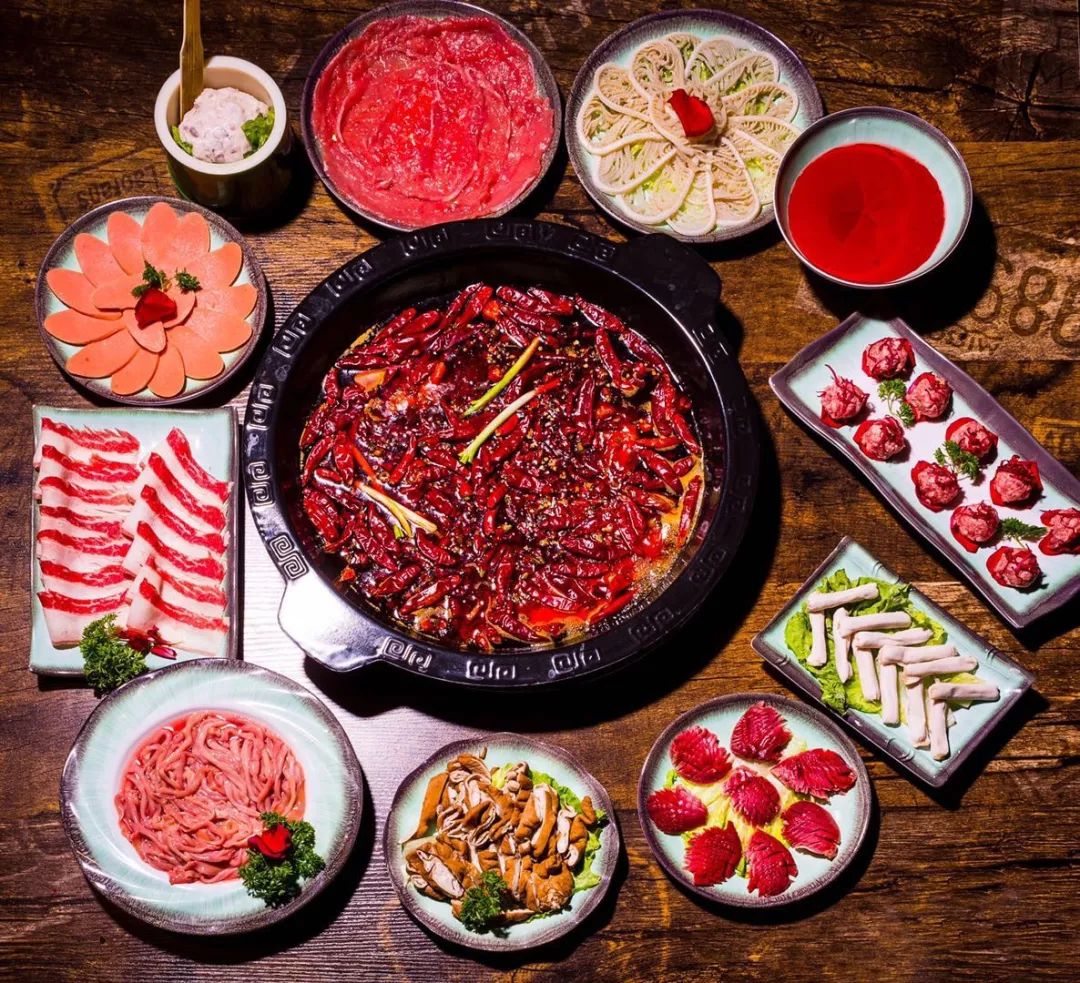 种类丰富,味道赞辣而不燥,好吃不上火浓郁大火锅骨汤搭配优质牛油秘制