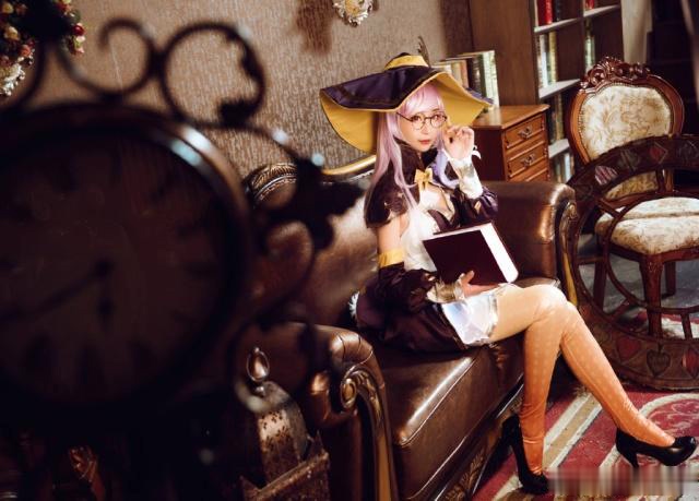 女玩家cos王昭君,颜高姿势到位!肉色裤袜好评,其余全靠调色?