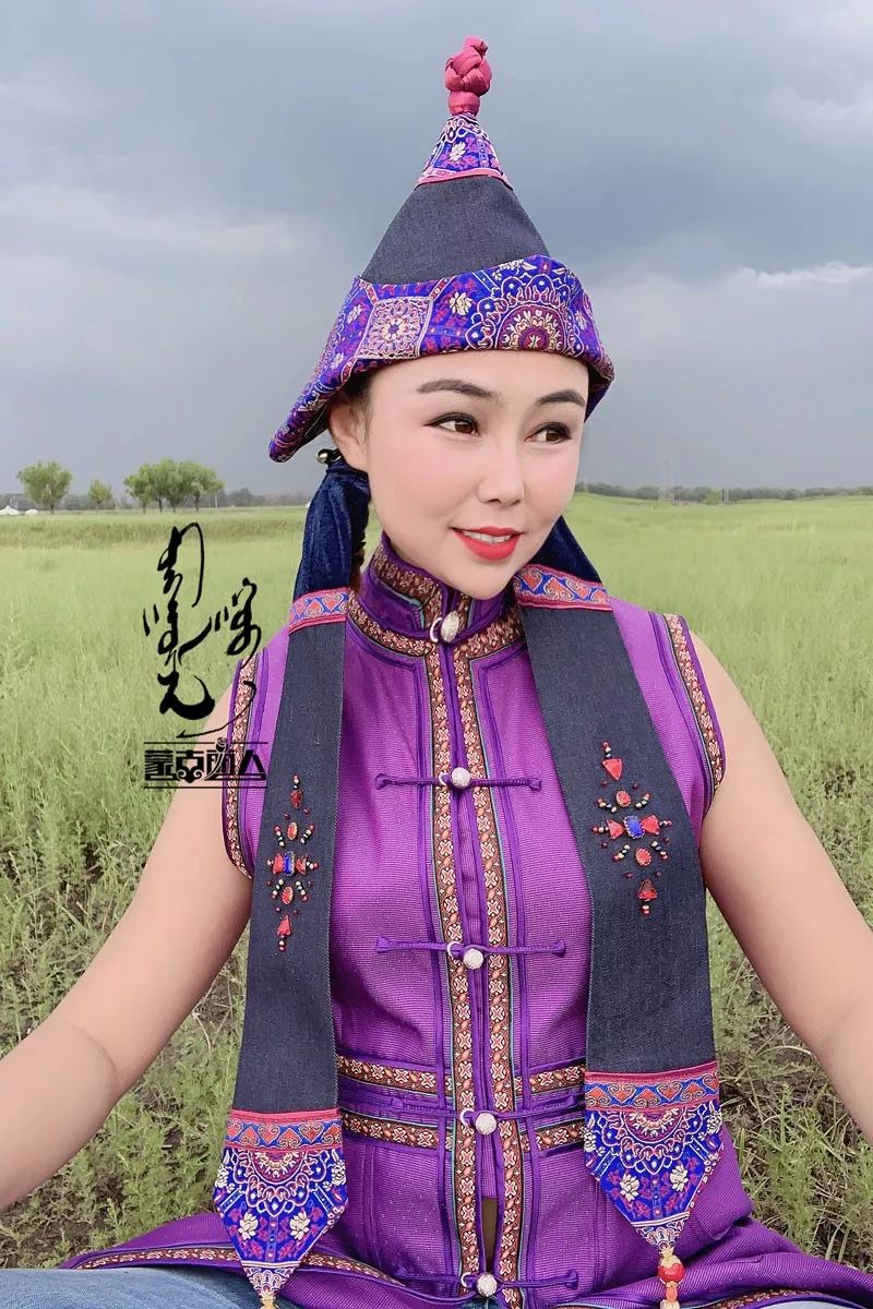 蒙古族女子帽子图片