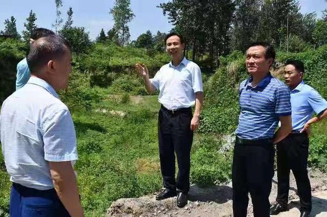 罗山县长汪明君对淮河罗山段进行巡河