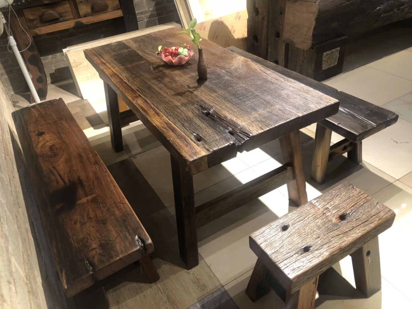 老船木家具风化餐桌庭院户外餐桌椅案例