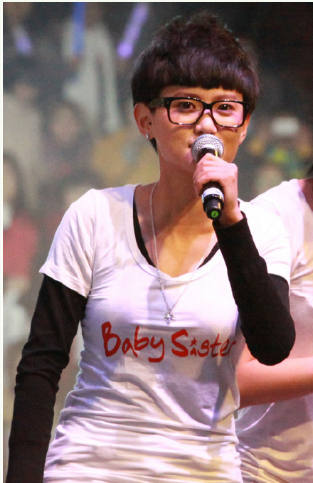 萌妹变猛男2011年快女冠军段林希如今颜值事业都一言难尽