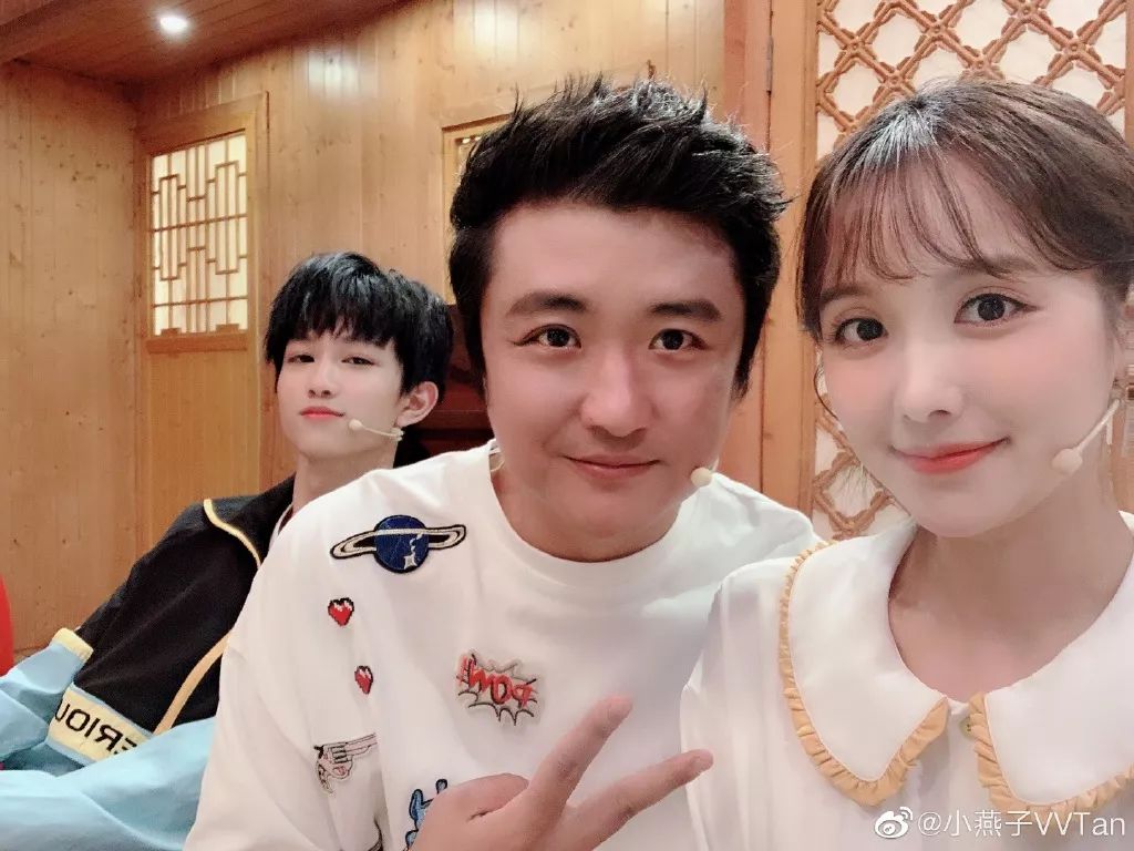 e哥和小燕子姐姐和他最喜欢的主持人:天天被他疯狂安利金鹰卡通