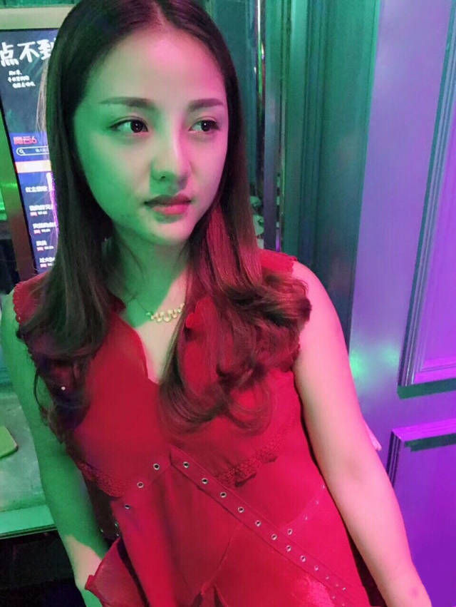 事后,王芳报警,方琦因犯强迫交易罪进了看守所,李婷称,王芳在方琦家属