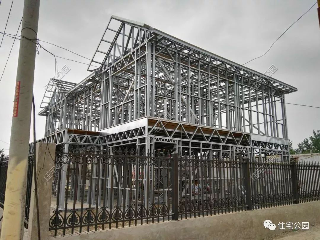 铝合金门窗定制：构建梦想家园的艺术