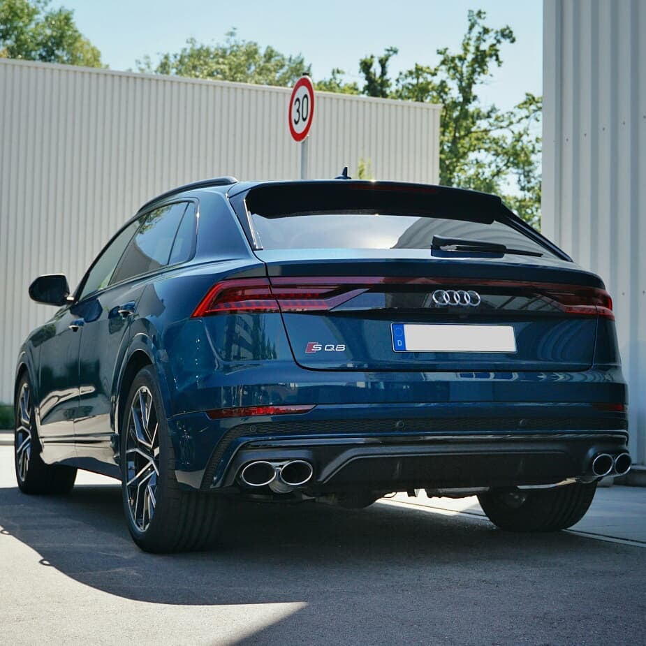 性能范 全新奥迪sq8海外实车街拍