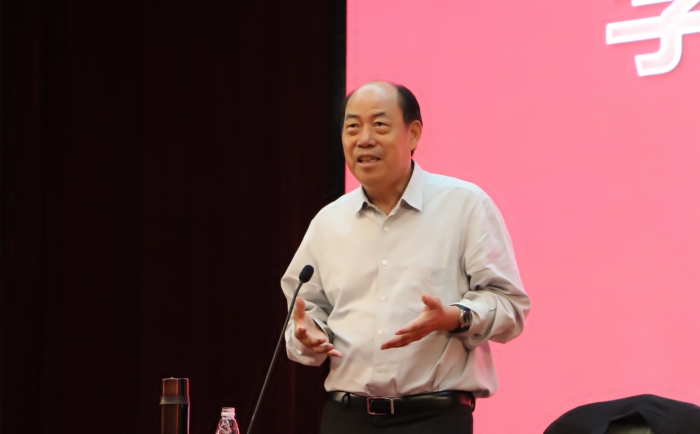 原创最励志的包工头一手打造出7000亿地产帝国富豪榜却没他的名字