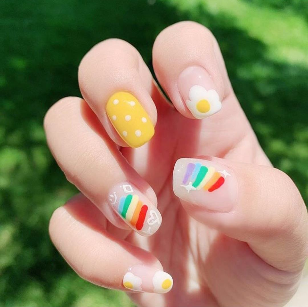 今年夏天最流行彩虹甲!