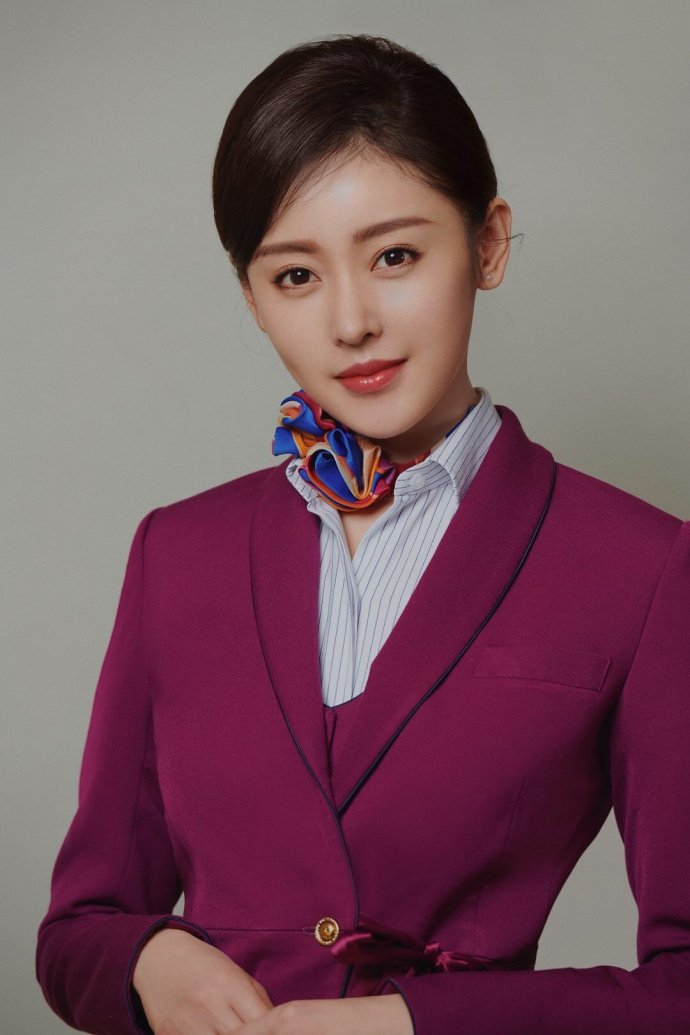 张天爱空姐造型,端庄优雅,美的无法抗拒!喜欢吗