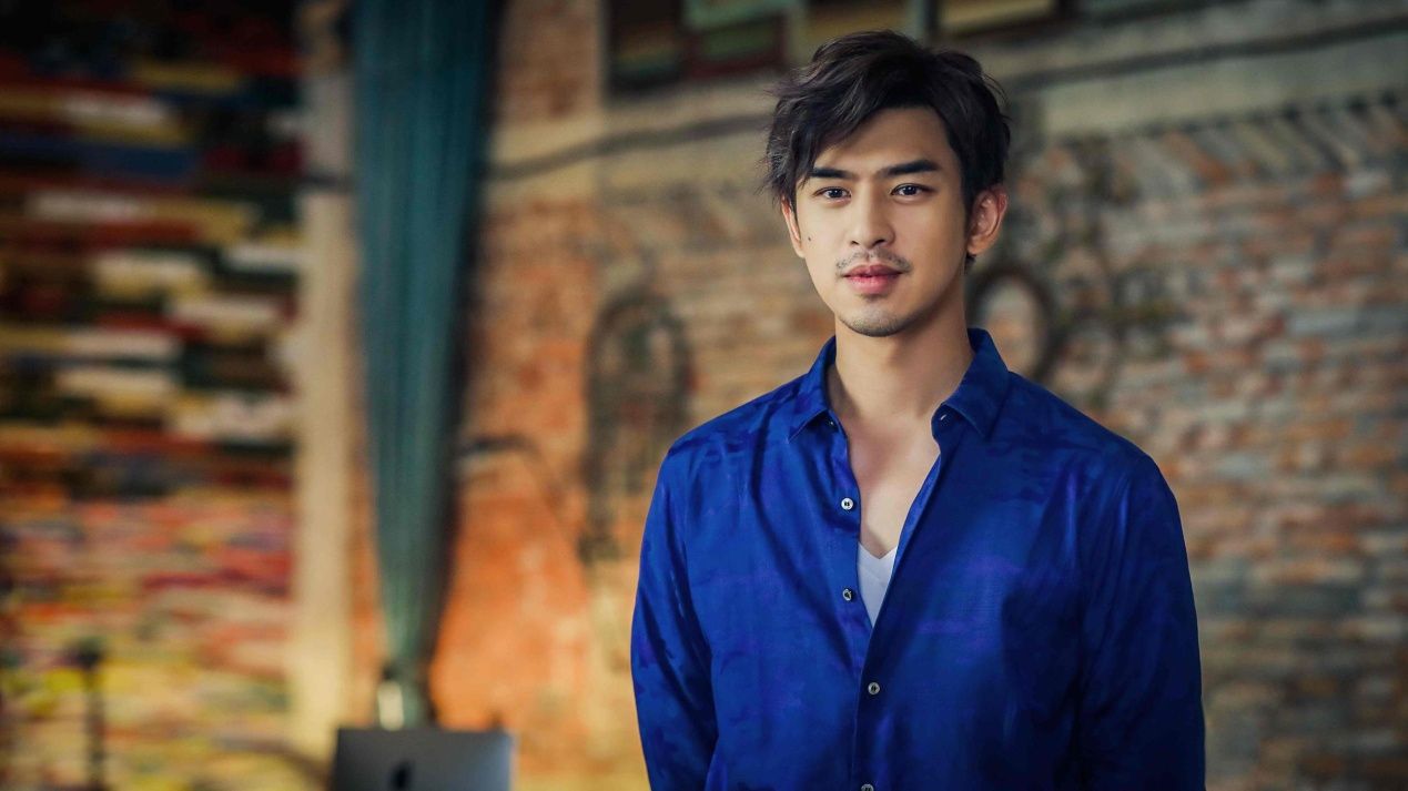 原创郭碧婷初恋上热搜爱穿红色牛仔裤的男生网友猜测是陈柏霖