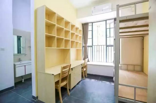 想立即就搬进去呢除了窗明几净的宿舍我们uic的食堂也是一绝哦怎么样