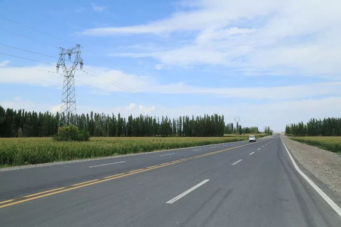 双向四车道博乐市北外环路建成通车
