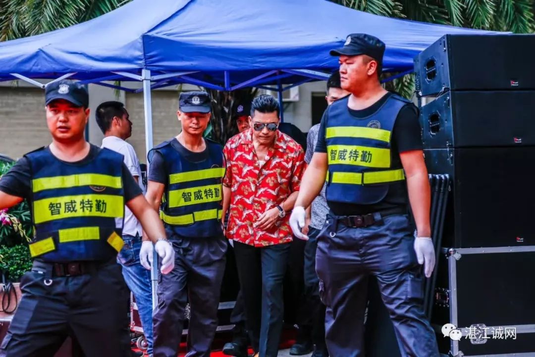 直击昨晚廉江群星聚故乡演唱盛会现场还有他们全程保驾护航