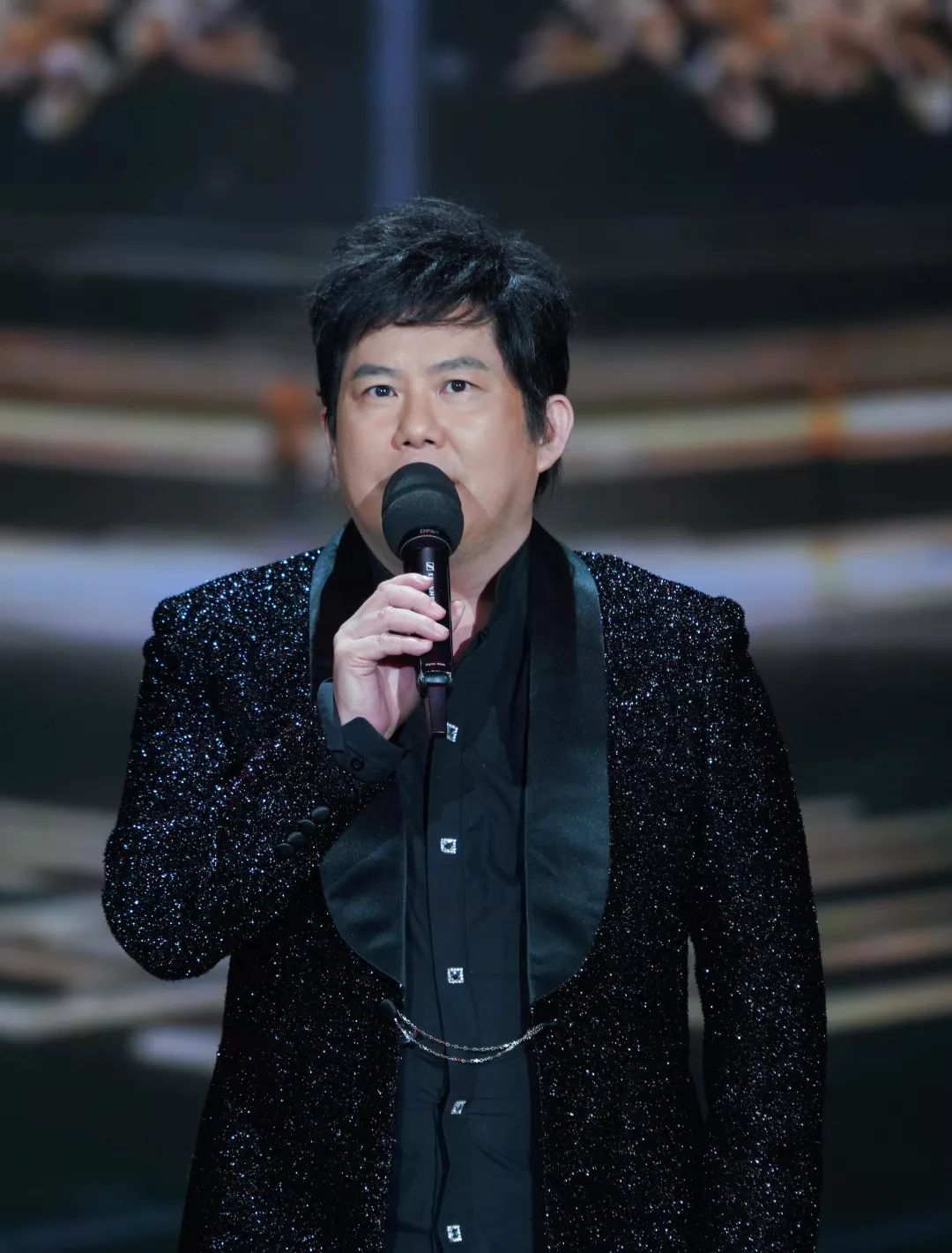 与黄国伦,熊天平,杭天琪,师鹏一起倾听那些藏在歌声中的思念