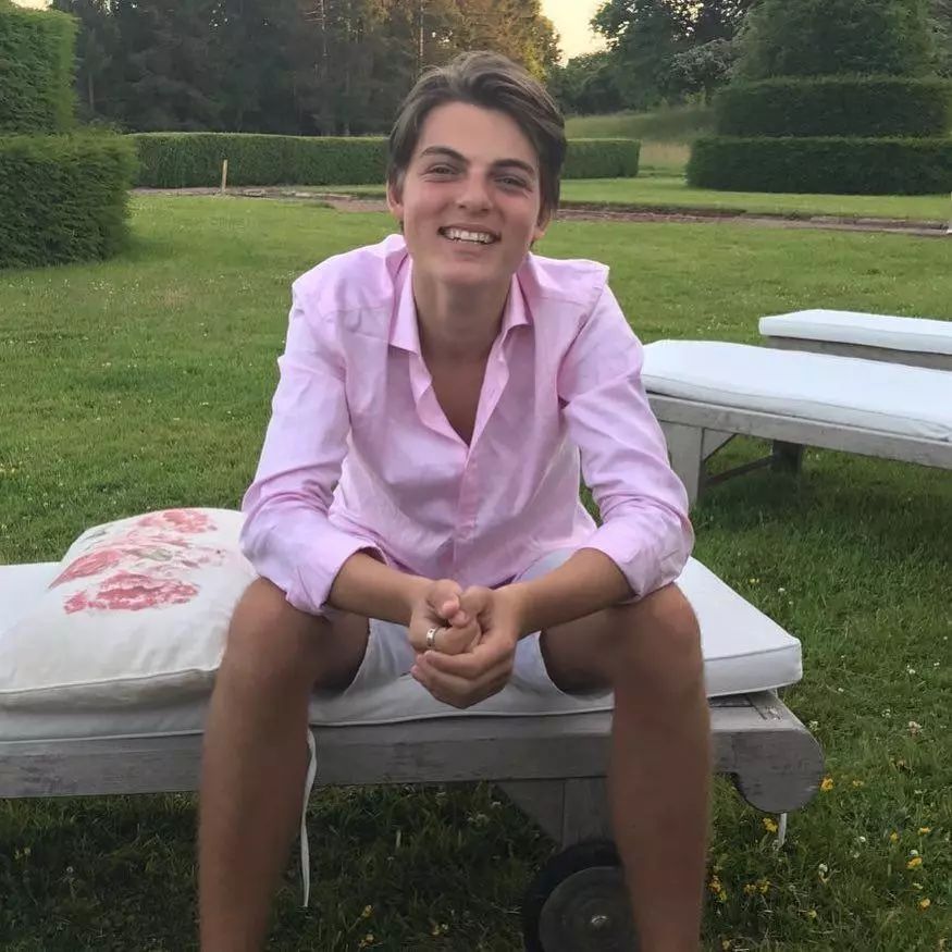 可盐可甜可俊可美世界上怎么会有这么好看的男孩子