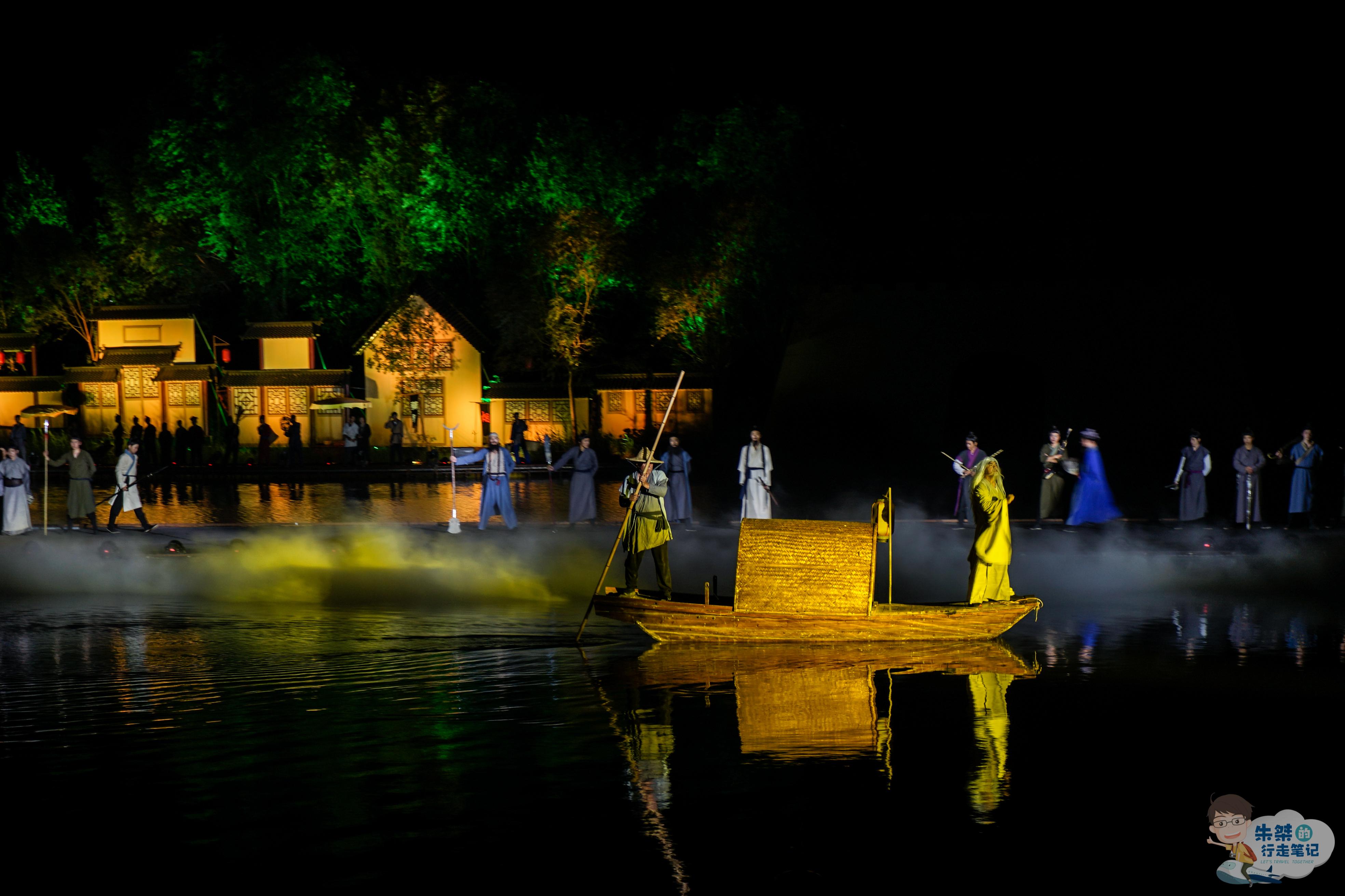 国内首个牡丹文化的水上实景演出,表演周期两个月,错过再等一年