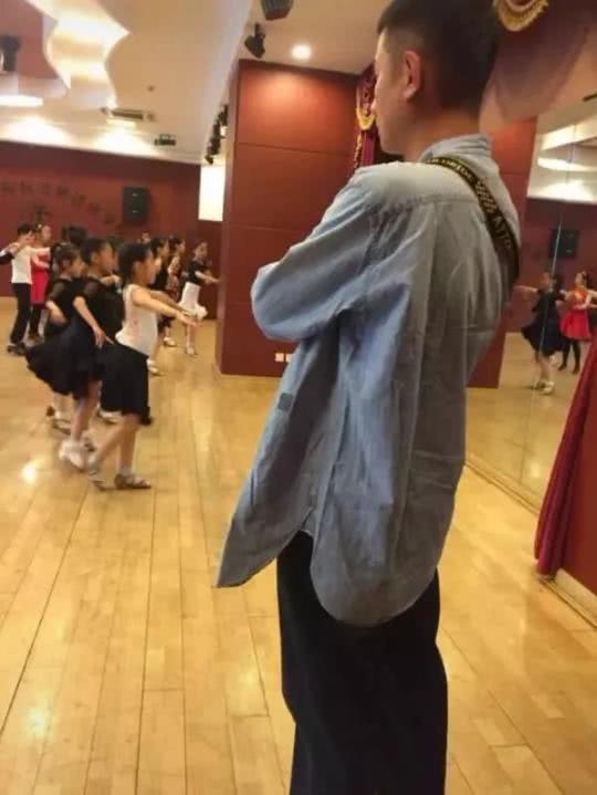 短短五年的时候文章经历了什么为何从一个年轻小伙沧桑成了这样