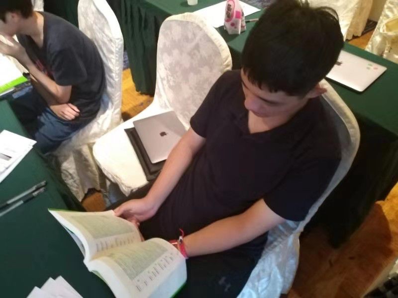 本次依旧请来了天津新东方学校国外部总监高磊老师