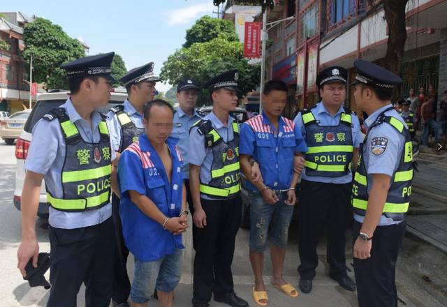 同夥涉嫌嫖娼被抓,廣西兩男子揮拳毆打民警!