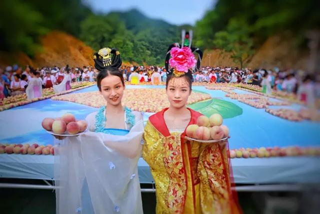 清凉夏日老君山万人仙境蟠桃宴开启美食狂欢