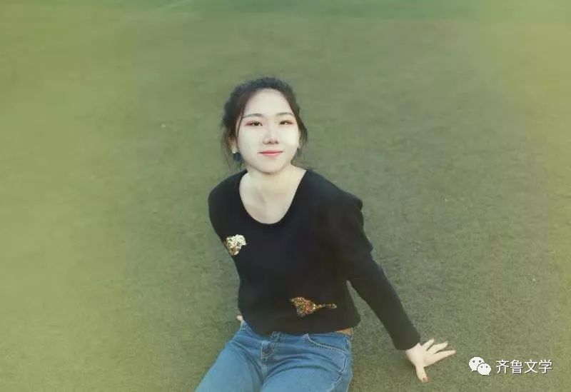 潘嘉辉,1999年出生,现在读学生,喜欢用文字表达内心