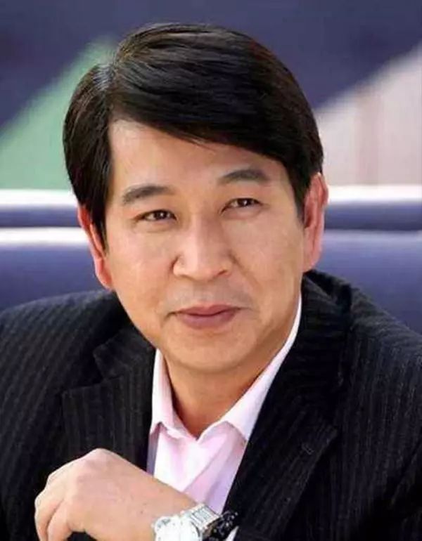 原来他们是一对明星夫妻,老婆是妈妈专业户,老公演琼瑶剧成名_李又麟