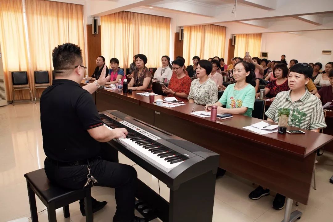 韶关学院声乐老师图片