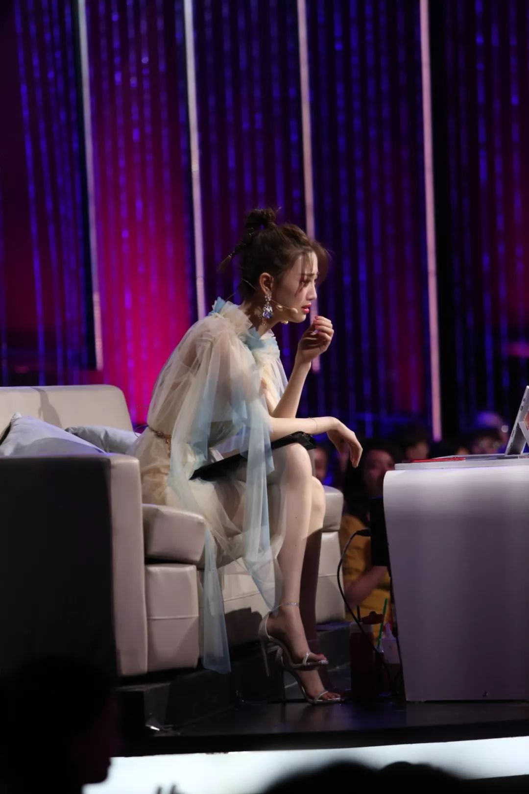 "主持人张纯烨的这句话,喊出了《新相亲大会》广大观众的心声.