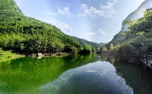 三峡奇潭位于宜昌市夷陵区黄花镇上洋村,距离城区32公里,风景秀丽