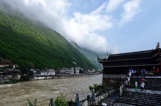 中国最了不起的铁索桥,13根40吨铁锁全人工建造,已有300年历史-搜狐大视野-搜狐新闻