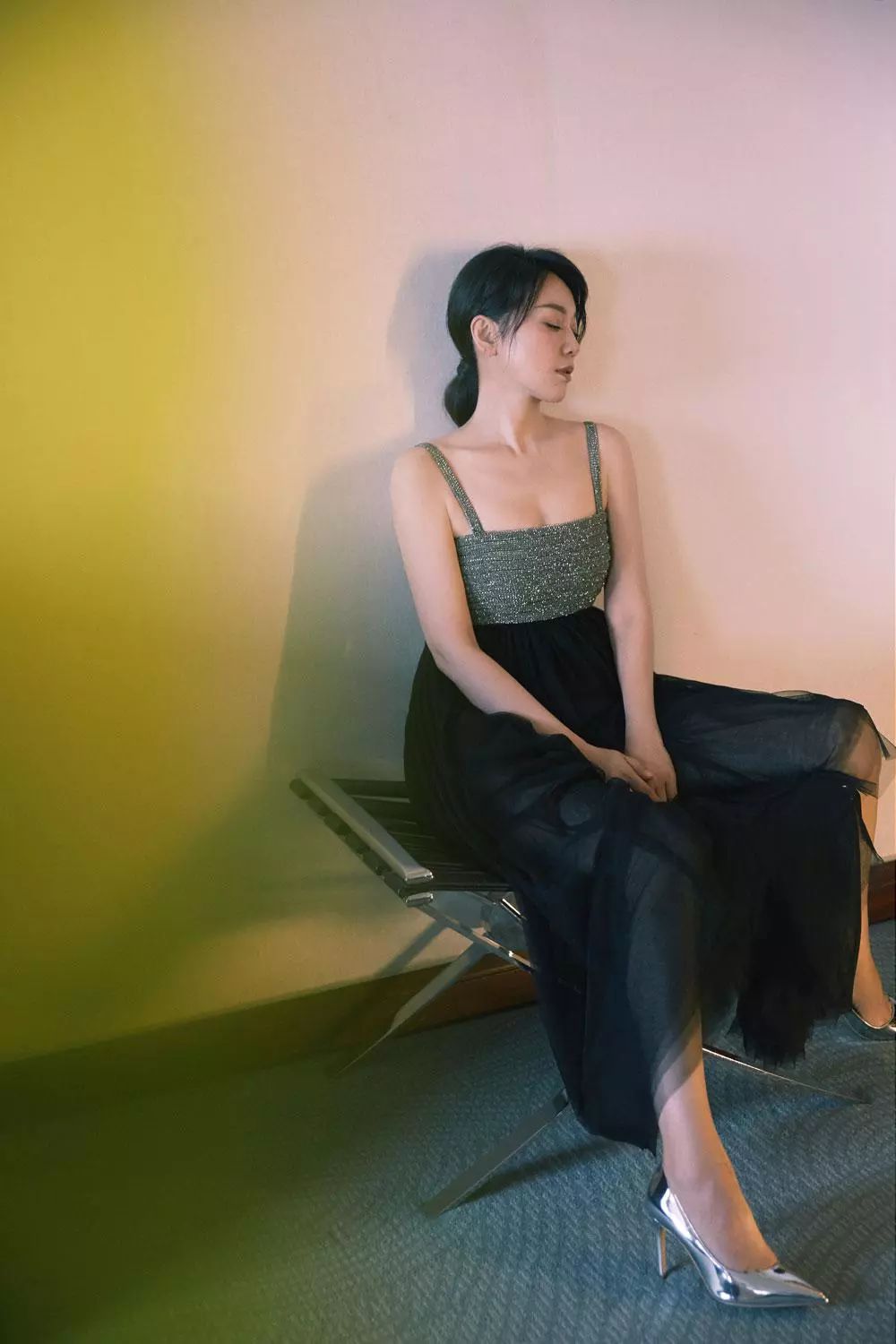 星匠闫妮韵味十足宛如三十岁我在时间尽头等你定档12月