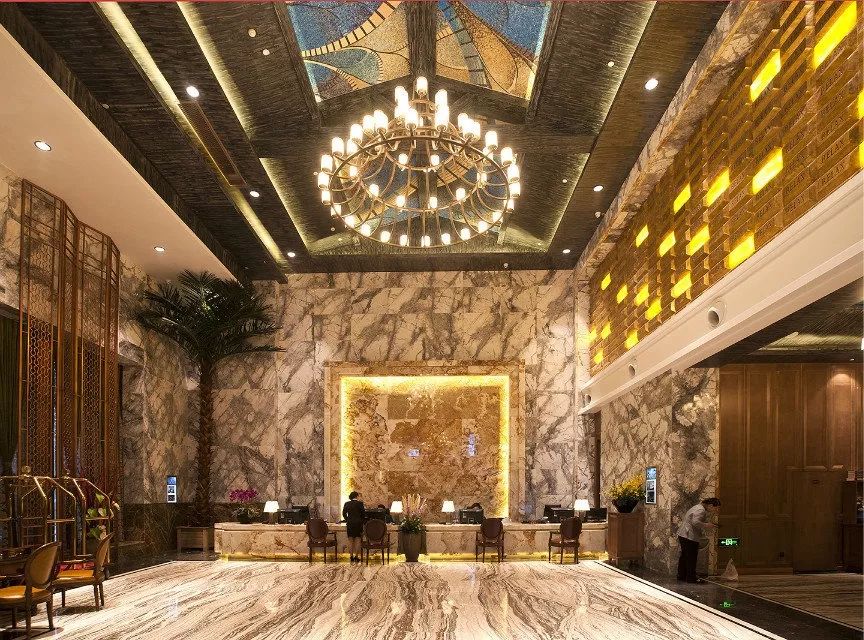 45元左右 (大约32分钟)注:瑞莱克斯酒店在杭州有多家分店,为免