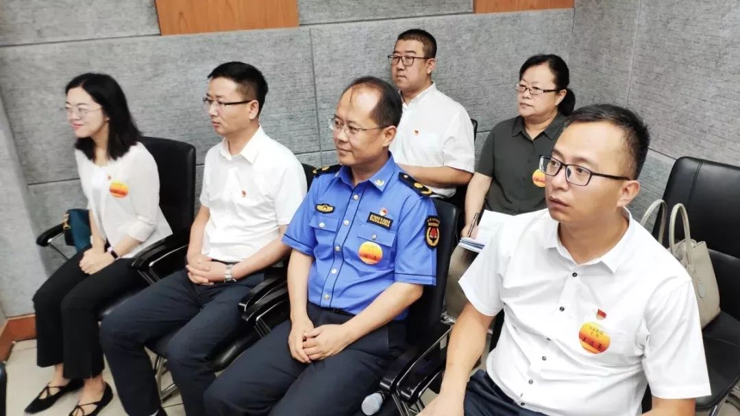 城关区城市管理局局长陈石介绍说,该局在上周已经和五泉街道办联合,对