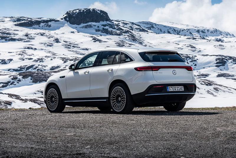 脚踢捷豹,拳打奥迪,这款宝马eqc2020这么厉害?看外媒怎么说