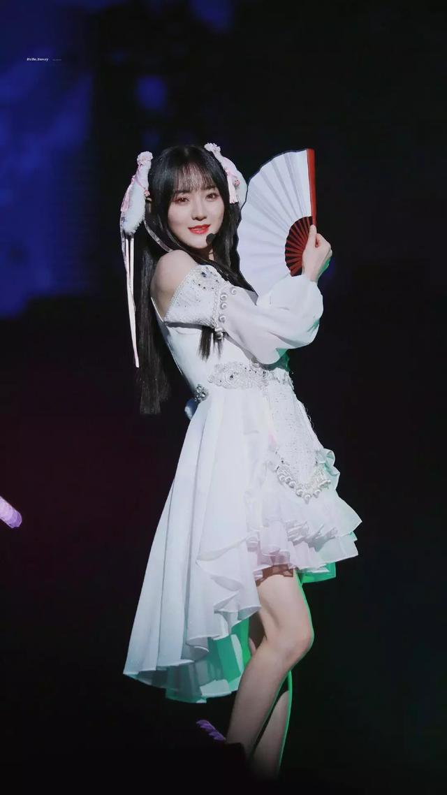 李艺彤夺冠后丝芭的御三家新模式