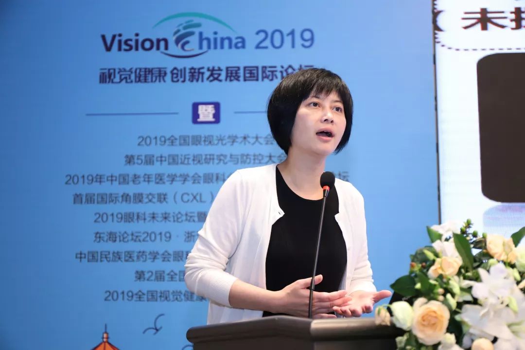 龚岚smile中的悲伤--- 全飞手术后的感染戴月醉眠银河下,摘得星辰作玉