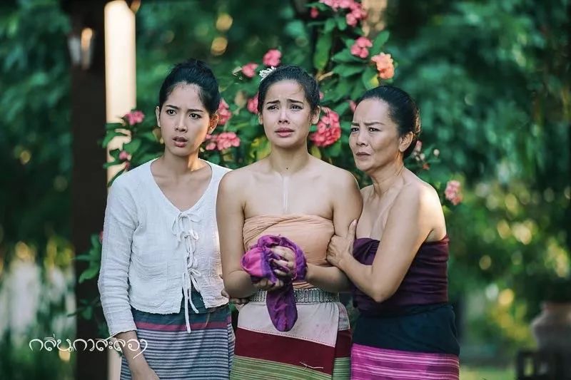 最新泰剧戛萨珑花香里的近现代清迈庸那迦人服装