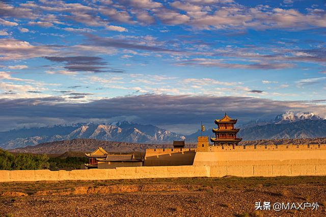 西北最美动车线开通一趟玩遍大漠丹霞高原边塞湿地